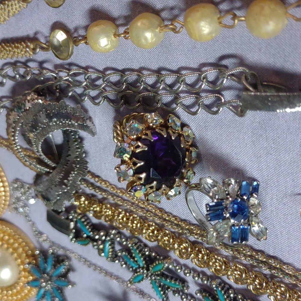 Vintage Jewelry Lot - Picture 5 of 14